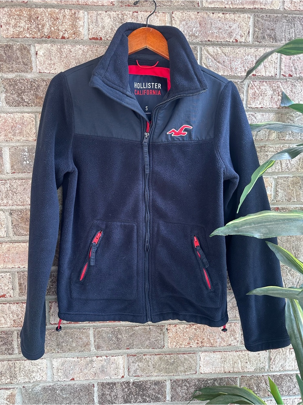 Vintage preppy men’s Hollister Black red Full-Zip Fleece Jacket Small